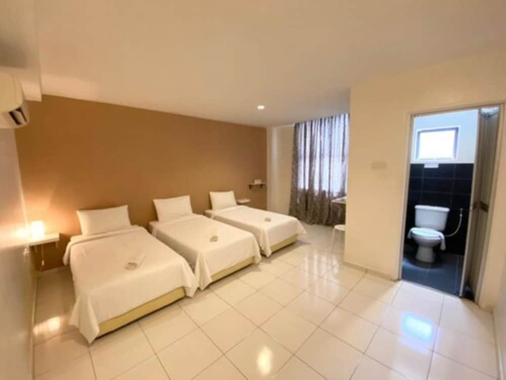 Фото One One 08 Hotel Tapah