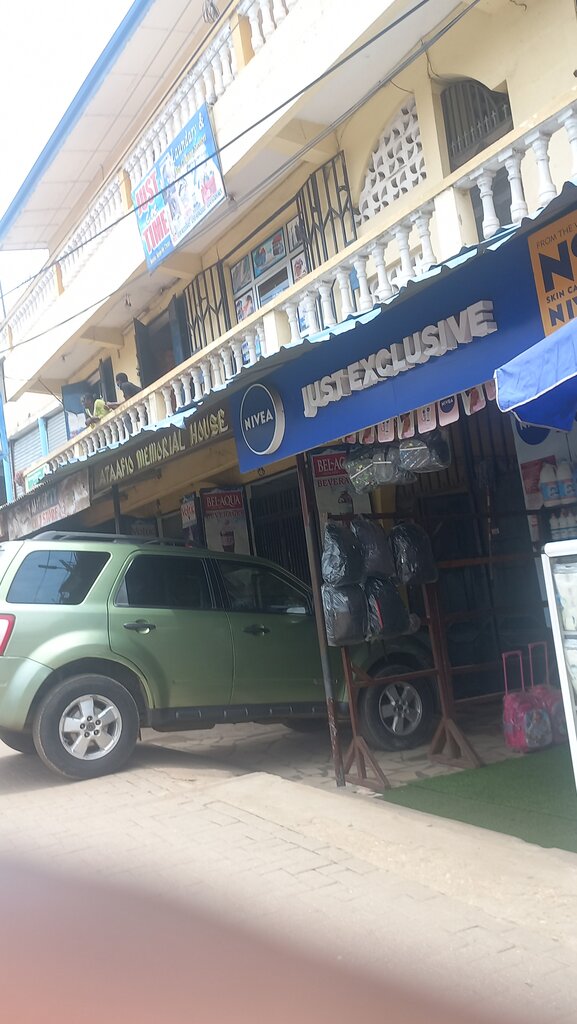 Perfume and cosmetics shop Just Exclusive, Accra, photo