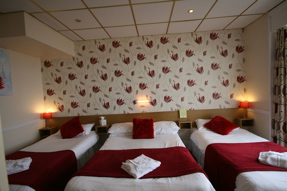 Фото The Blenheim Mount Hotel