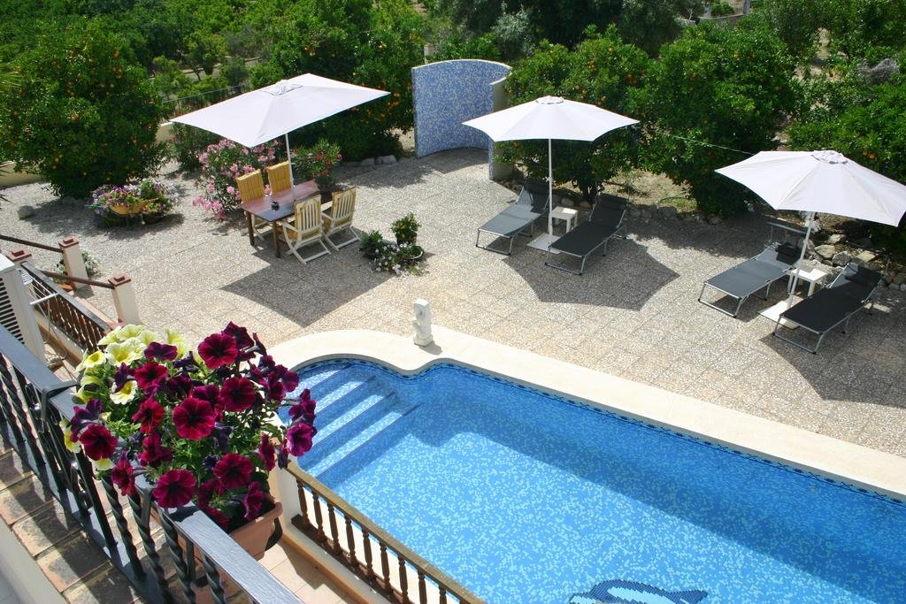 Фото отеля 1