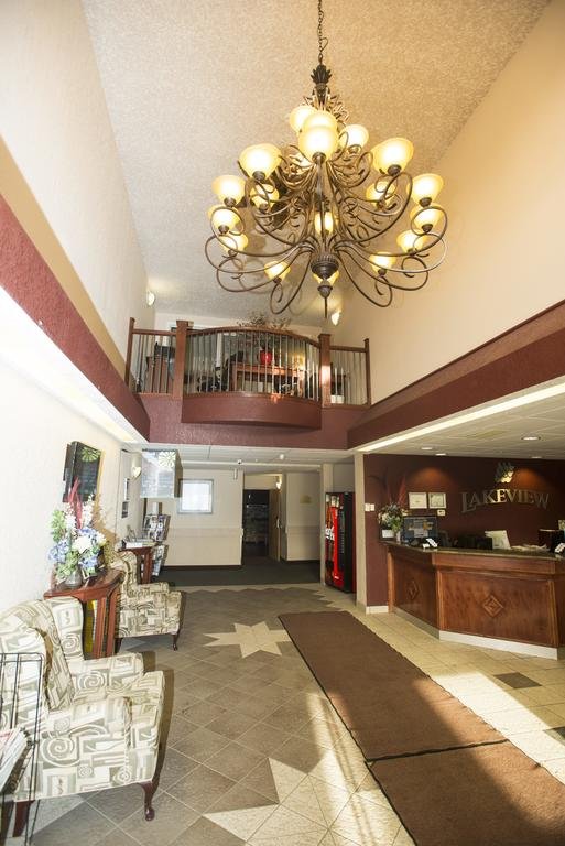Фото Lakeview Inns & Suites - Chetwynd