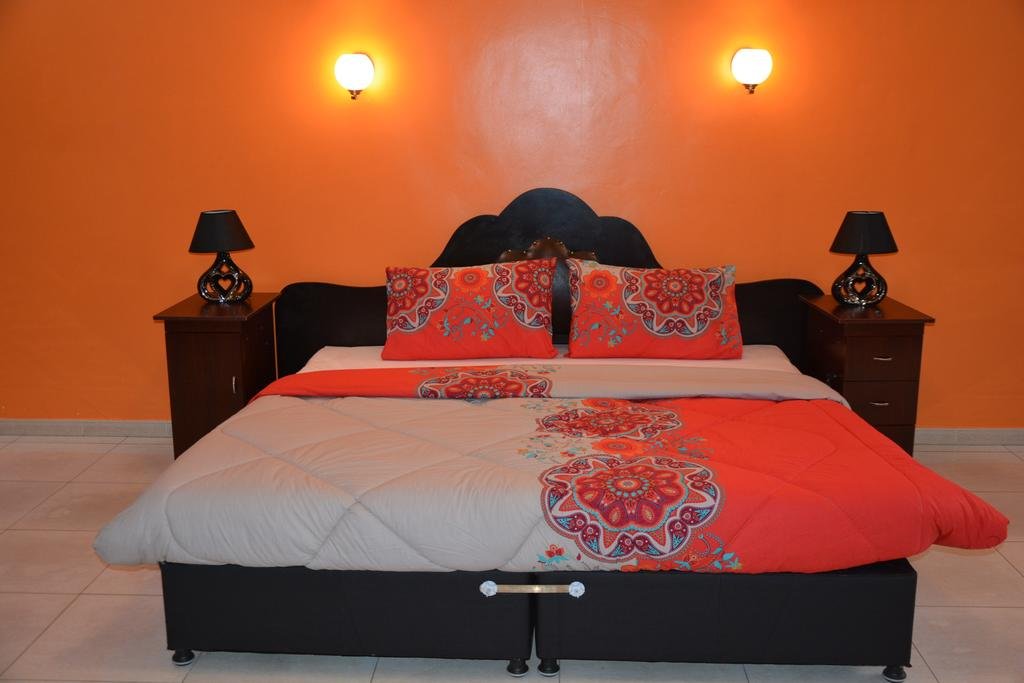 Фото The Hut Restaurant & Boutique hotel