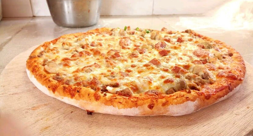 Pizzeria Aquaroses Pizzazz, Kumasi, photo