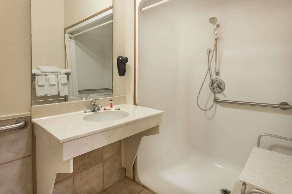 Фото Super 8 by Wyndham Duson Lafayette West Area