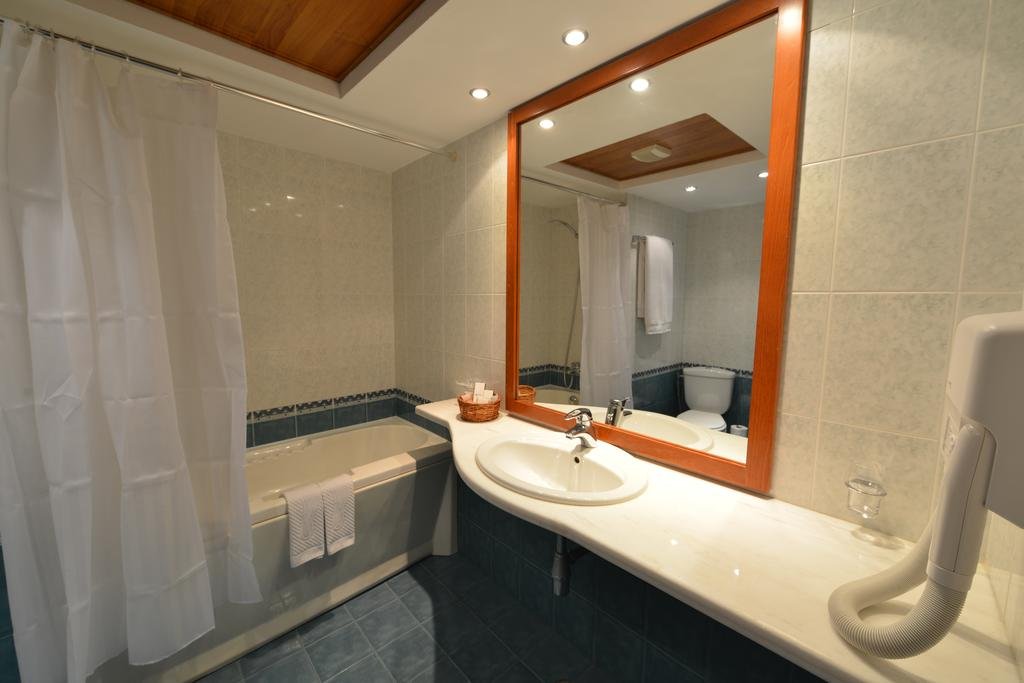 Фото Grand Hotel Shumen