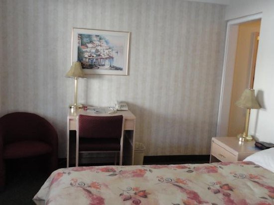 Фото Hotel Zed Kelowna