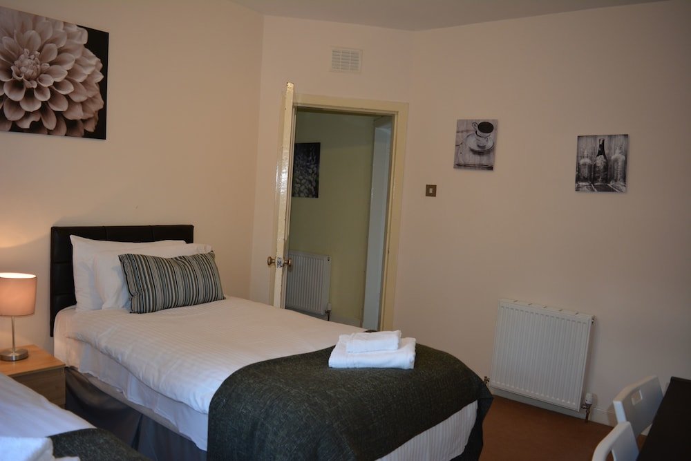 Фото Glasgow Scotstoun Cottage Flats