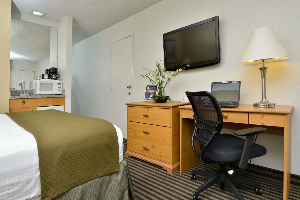 Фото Best Western Americana Inn