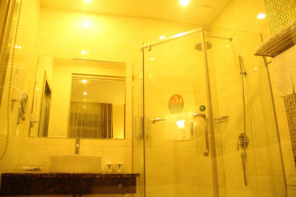 Фото GreenTree Inn Guangzhou Jichang Road Express Hotel
