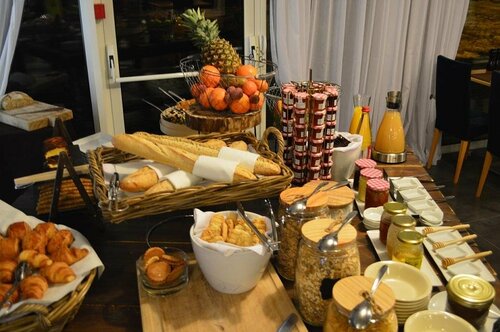 Гостиница Hotel Restaurant Les Sittelles в Ле-Мане