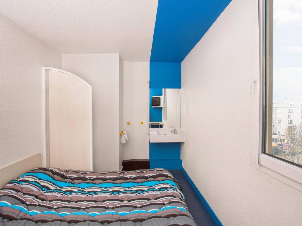 Фото HotelF1 Paris Porte de Châtillon