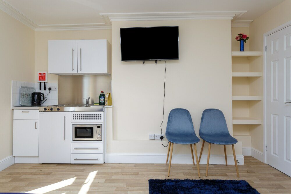 Фото St Mary's Modern Central Huge Studio Apartments