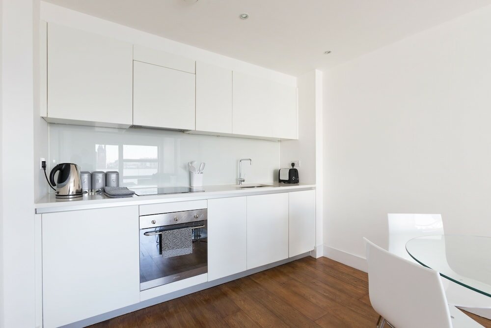 Фото Luxury 2-bed Flat, Parking and Close to the Tube