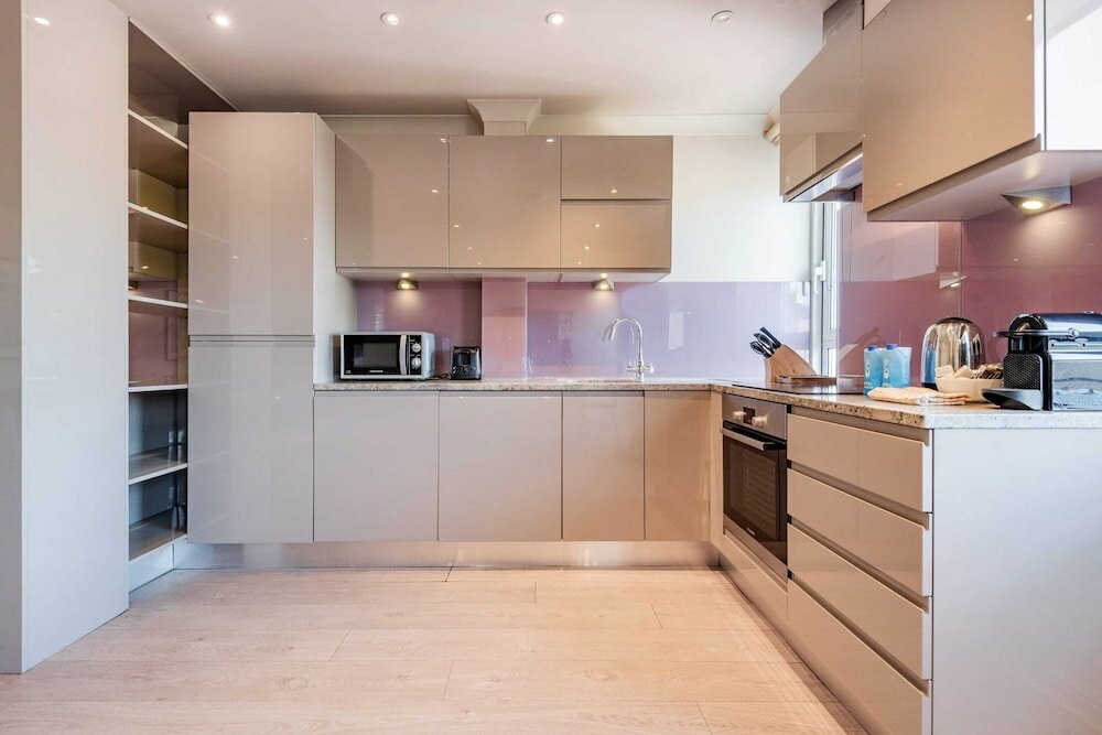 Фото Stunning 3-bed in the heart of London