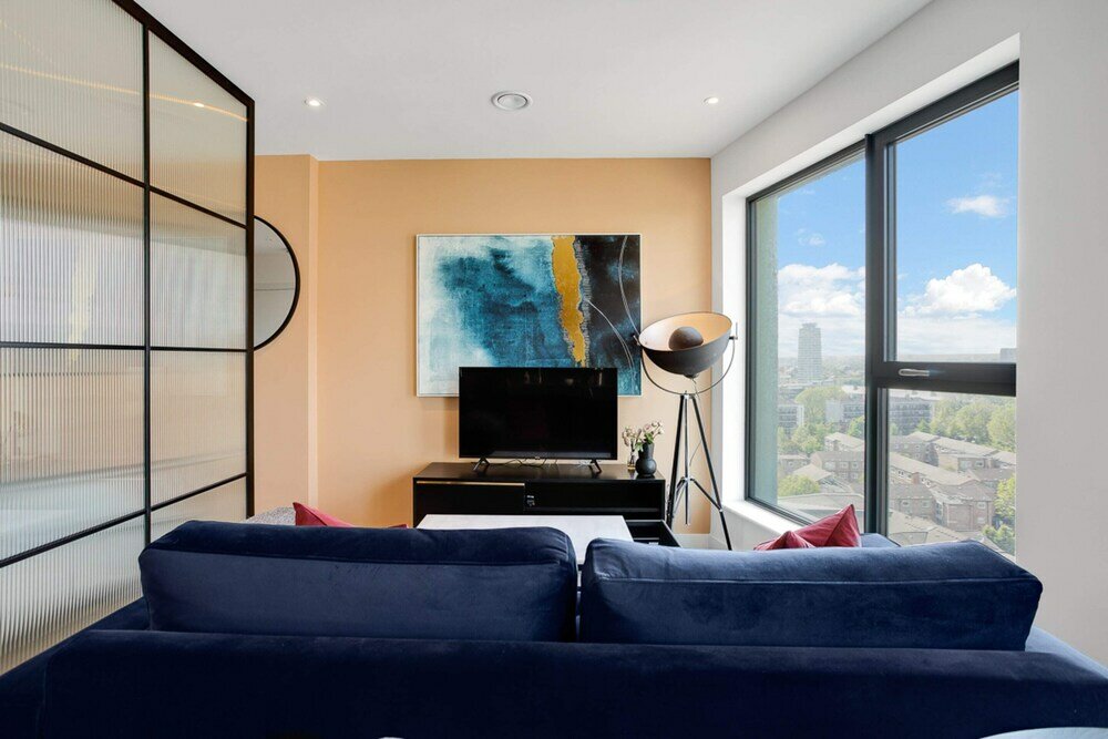 Фото Sleek and Stylish Studio Apartment