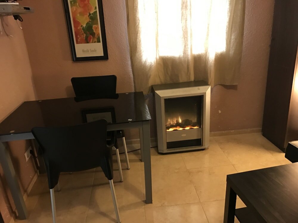 Фото Reina Victoria Apartments & Suite