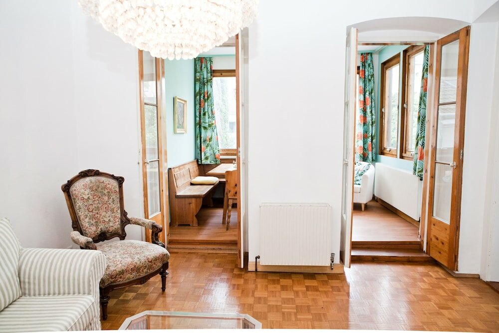 Фото Marthas Veranda Apartment