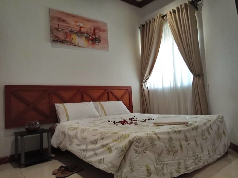 Фото Kaazi LakeFront Villas