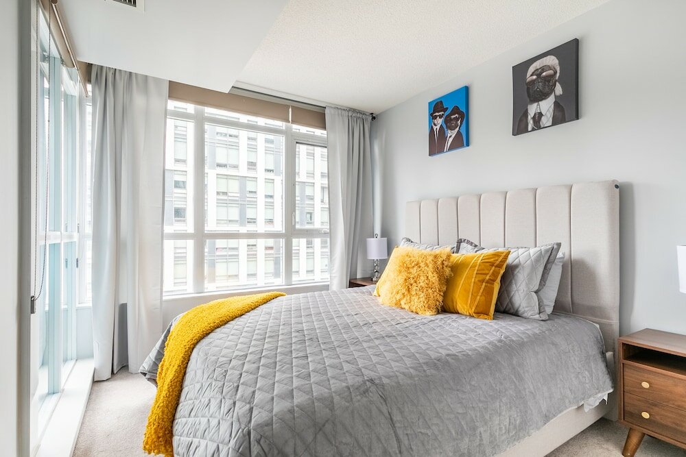 Фото SkyTree - Condos in Heart of Downtown