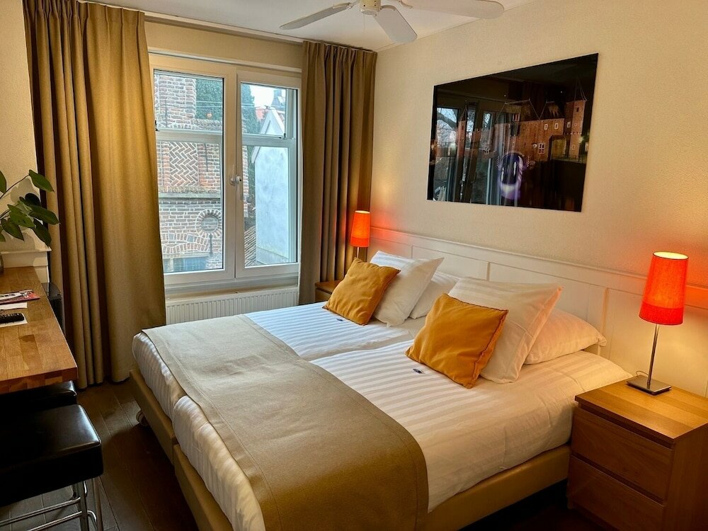 Фото Long John’s Hotel