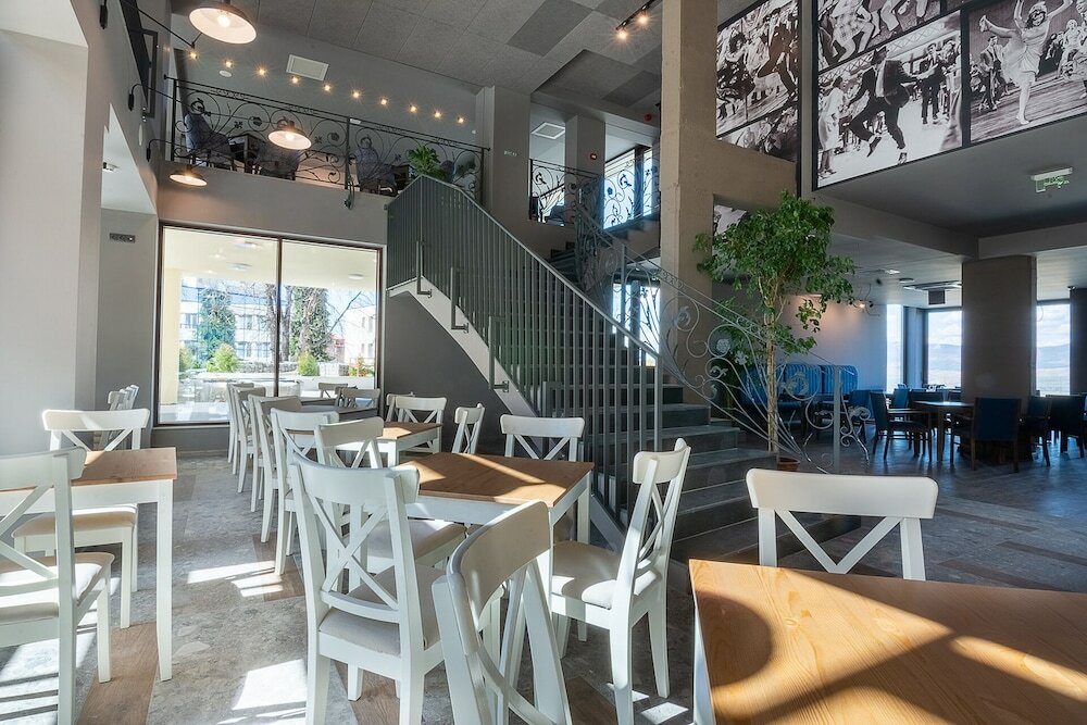 Фото The Five Elements Hotel