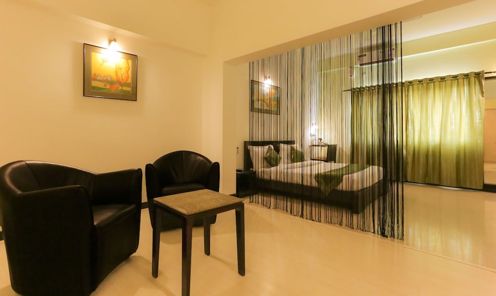 Фото White Canvas Hotel