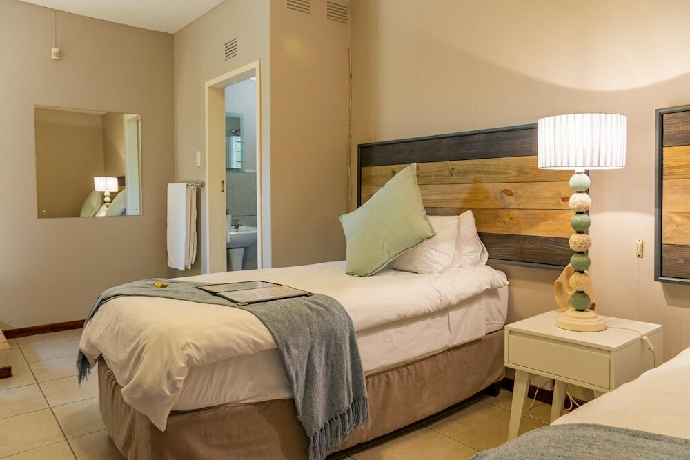 Фото Faraway Lodge B&b