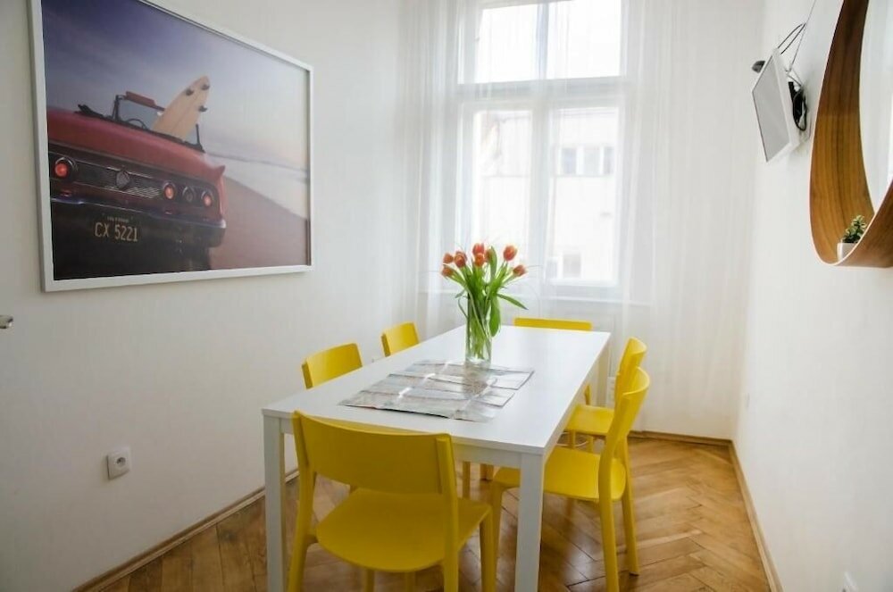 Фото The Republic Garden - Hostel