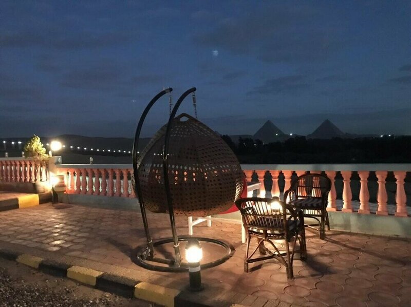 Гостиница Heru Pyramids View Hotel