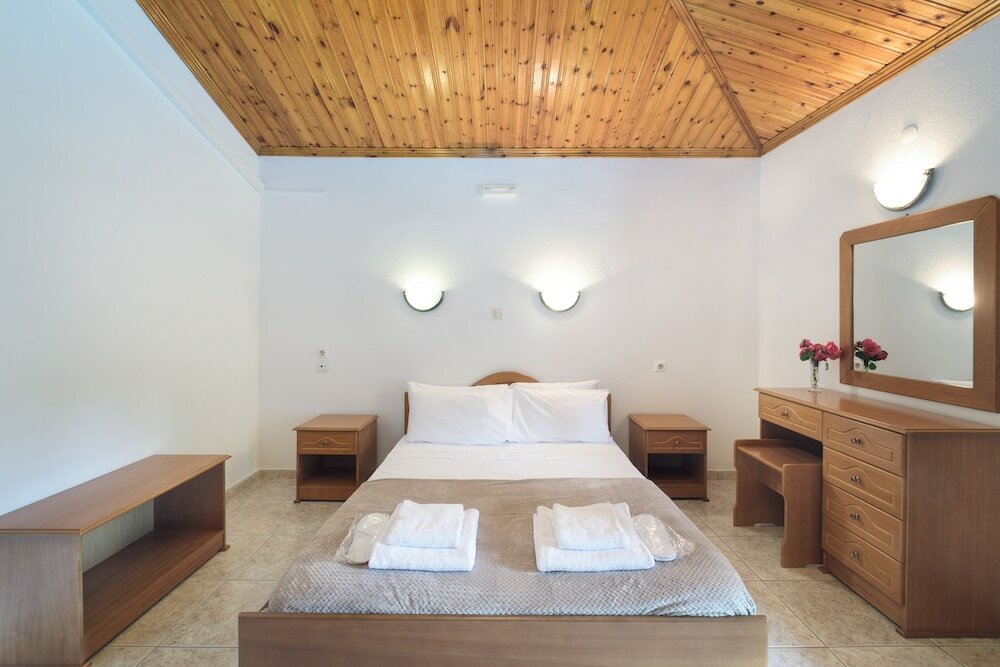 Фото Koukounaries Beach Hotel