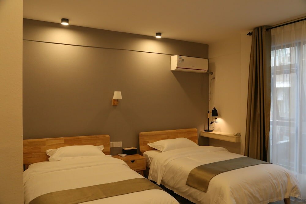 Фото Guilin Lakeside Yige Hotel