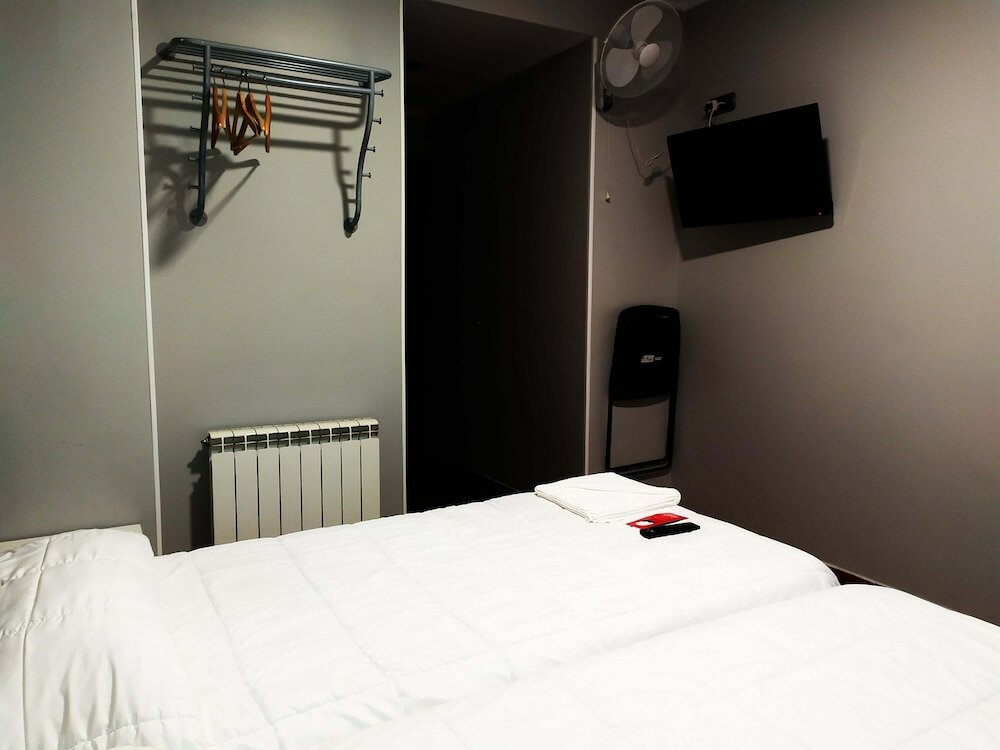 Фото Pensión La Bilbaina - Albergue Logroño