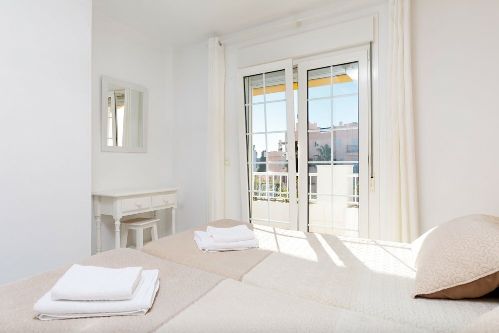 Фото Apartamentos Turísticos Almoraide