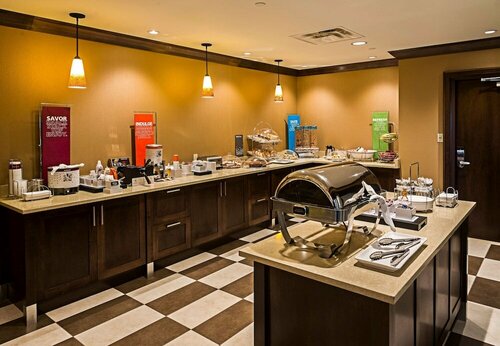 Гостиница Hampton Inn by Hilton Ottawa Airport, On, Cn в Оттаве