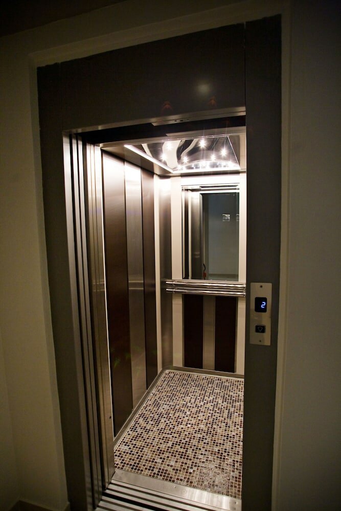 Фото Rg Status Hotel