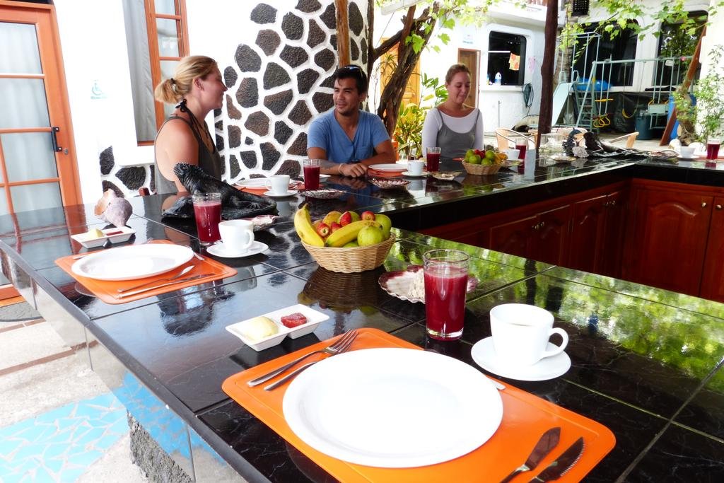 Фото Coloma Galapagos Hostal