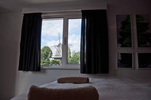 Фото Minties, Floating Bed EN Breakfast