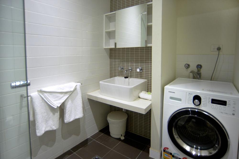 Фото City Edge on Elizabeth