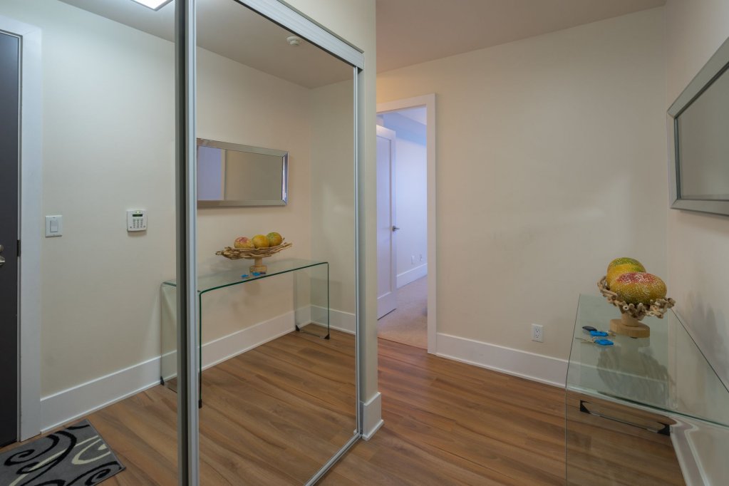 Фото Livingsuites Toronto