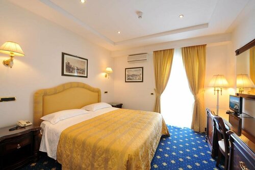 Внешний вид отеля Hotel O Sole Mio в Масса-Лубренсе, фото 4