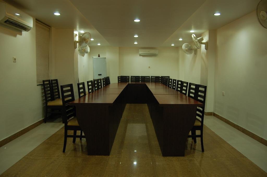 Фото Orchid Business Luxury Hotel