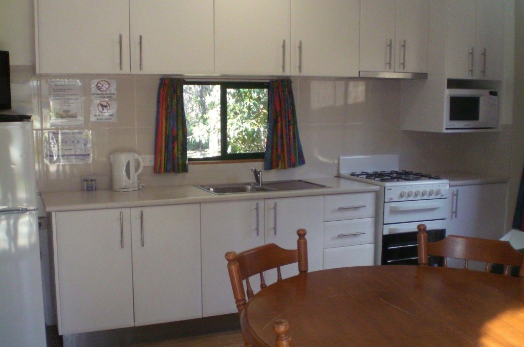 Фото Mallacoota's Shady Gully Caravan Park