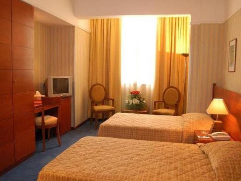 Фото Ceasars Park Hotel