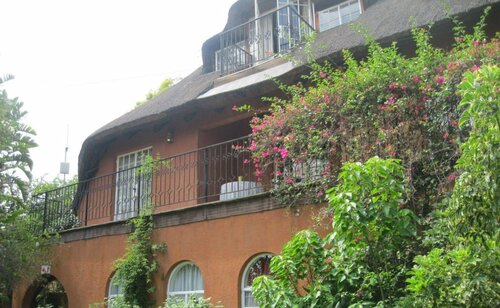Гостиница TreeTops & Treats Guest House в Претории