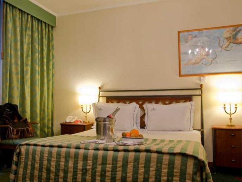 Фото Ever Lisboa City Centre Hotel