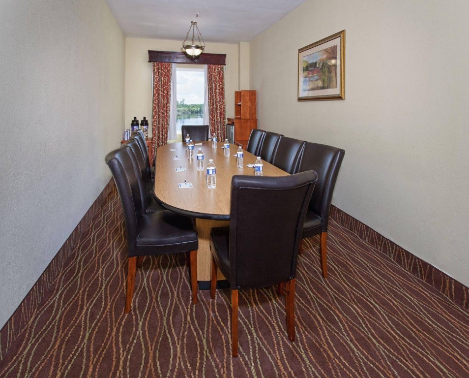 Фото Holiday Inn Express & Suites Port Charlotte, an Ihg Hotel