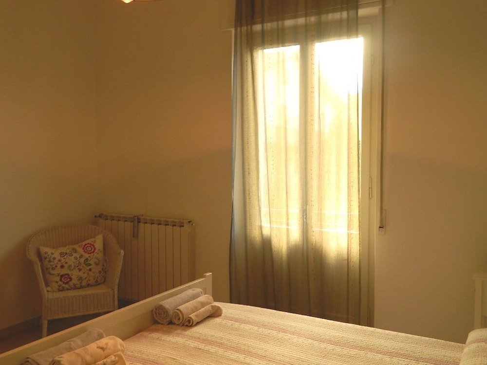 Фото Bed And Roses