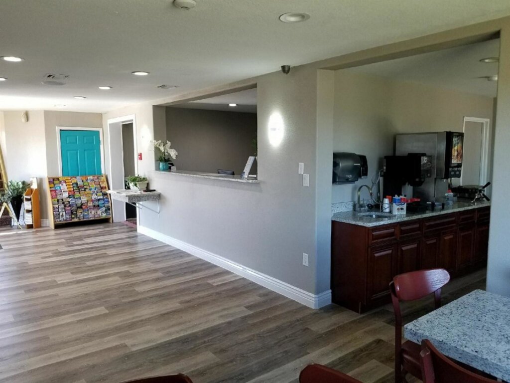 Фото SureStay Hotel by Best Western San Antonio Northeast