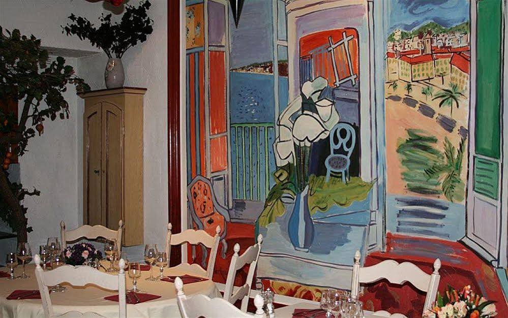 Фото Hotel Du Centre un hotel Ammi 