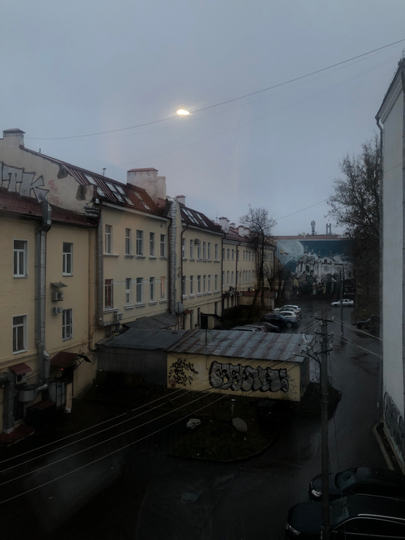 Фото В центре